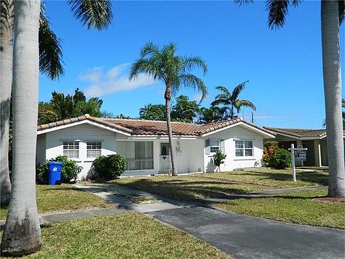 1st image of 5240 NE 20th Ave