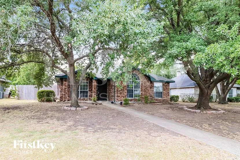 1129 Rosewood Ln