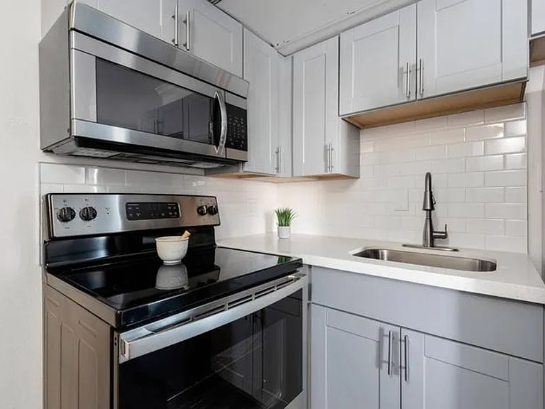 The Molino Apartments — Photo 52