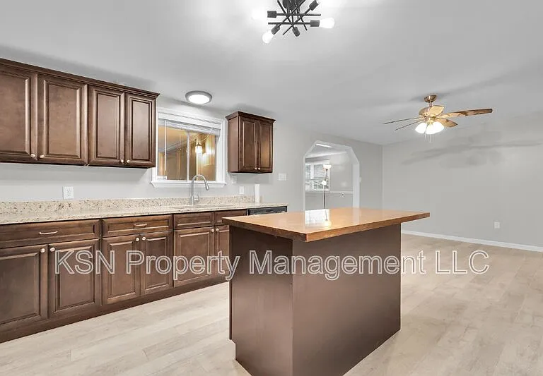 117 Windsor Rd — Photo 26