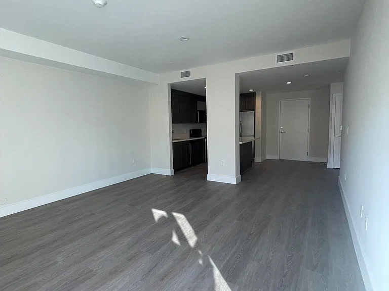 1938 Jackson St #201 — Photo 6