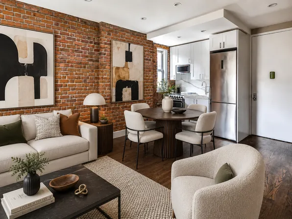 220 W 13th St #6D, New York, NY 10011