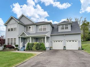 10 Ash Rd, Wappingers Falls, NY 12590