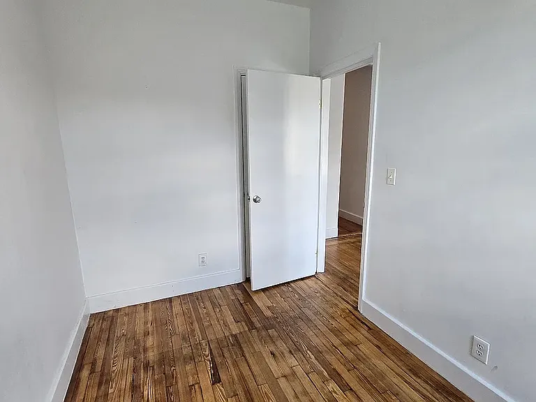 33 Bank St #27 — Photo 8