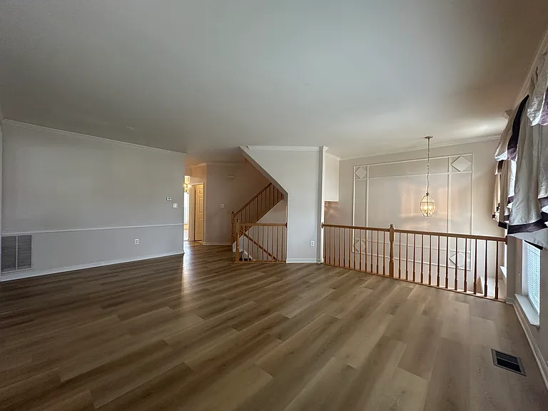 8359 Regal Oak Ct — Photo 5