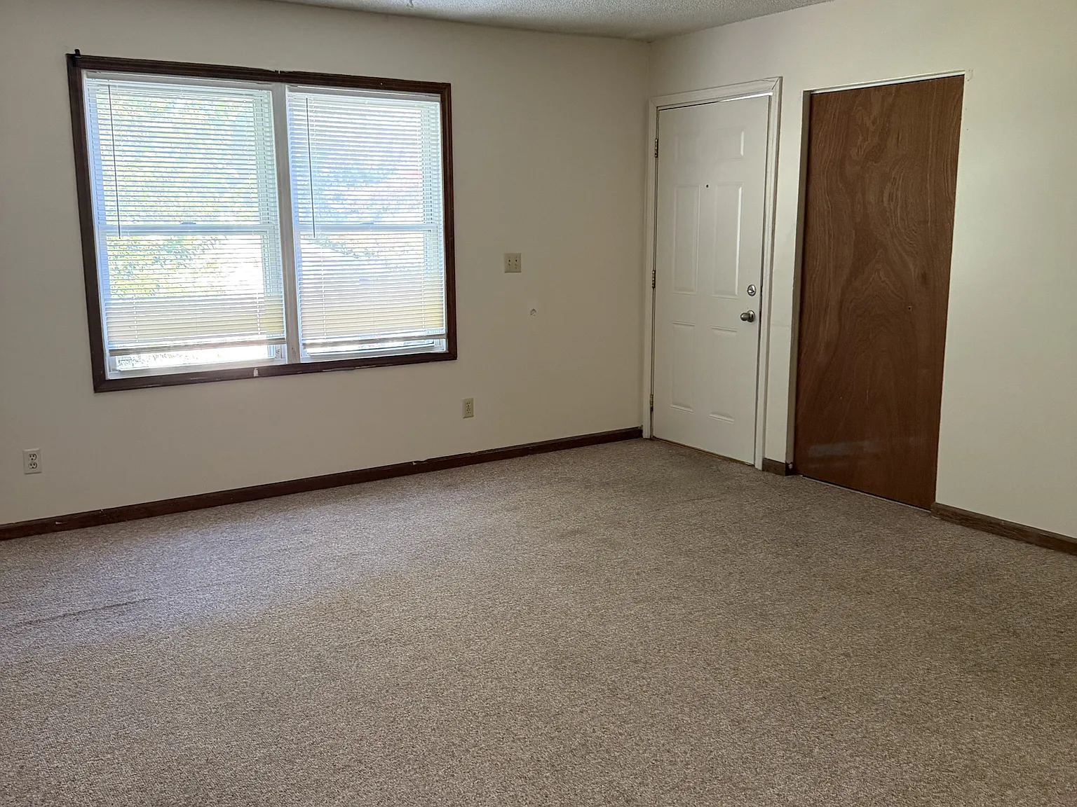 273 Keystone Drive - 5 — Photo 4