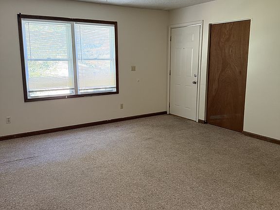 4th image of 273 Keystone Dr #5