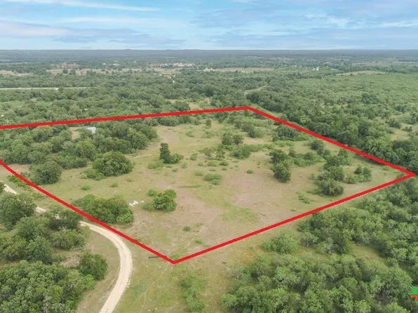 231 Abigail Ln, Luling, TX 78648