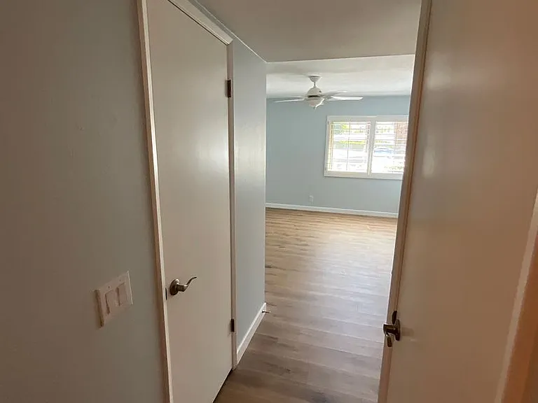 1702 Capri Cir — Photo 12