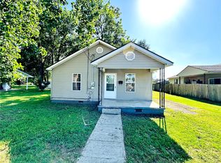 407 N 3rd St, Dardanelle, AR 72834