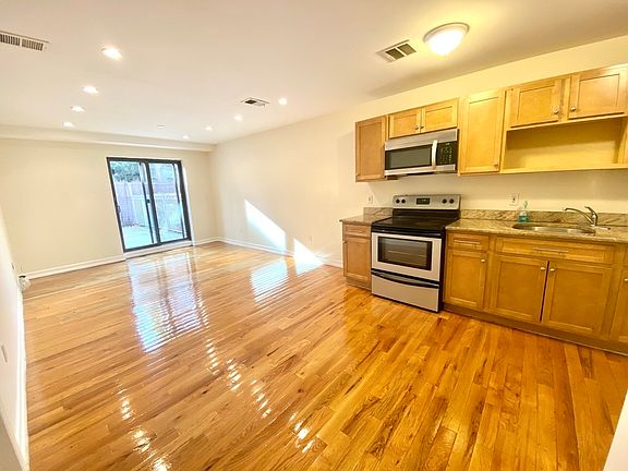 4th image of 406 15th St Ste 1