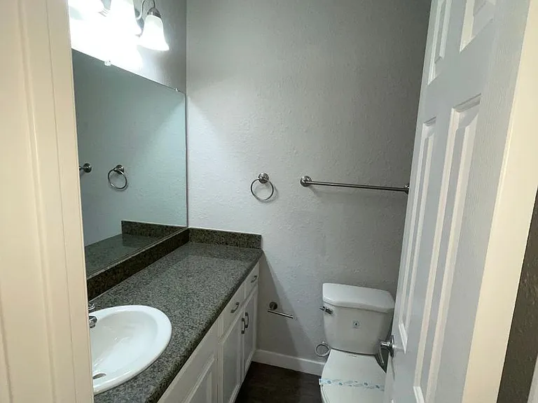 Park Plaza Apartments — Photo 62
