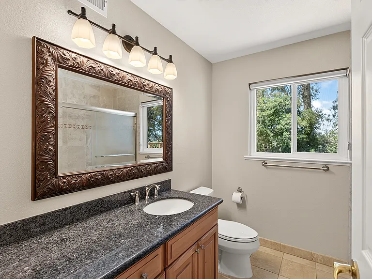 25 Bates Blvd — Photo 25