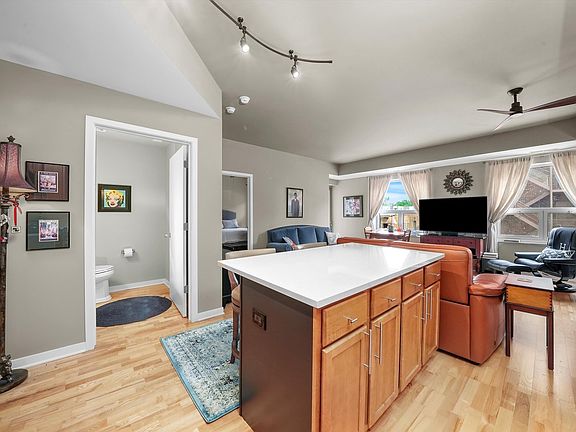 5th image of 4350 N Broadway St APT 410