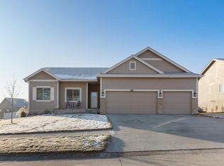 17707 Rampart St, Omaha, NE 68136