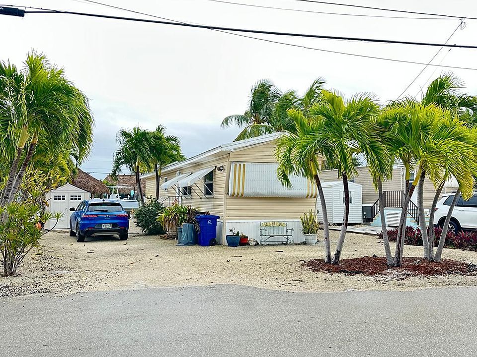 1st image of 1693 Bayview Dr #0