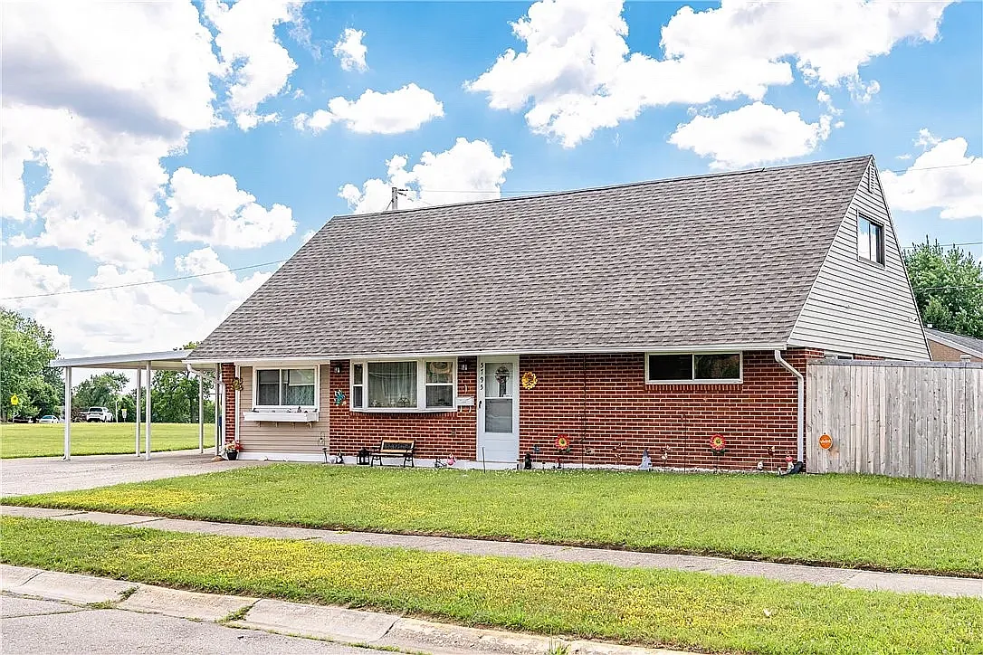 4 bed, 1430 sqft, $2,000 — Photo 2