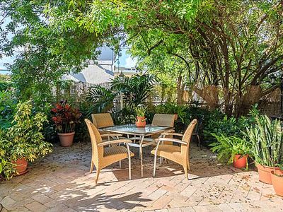 15 Madeira Ave APT 10, Coral Gables, FL, 33134