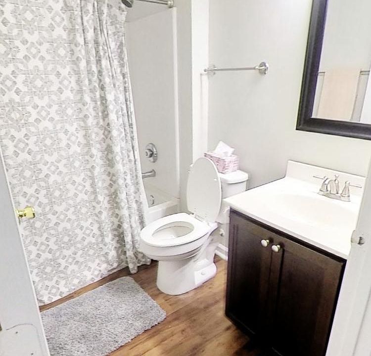 2nd image of 1504 Hicks Cir APT 220