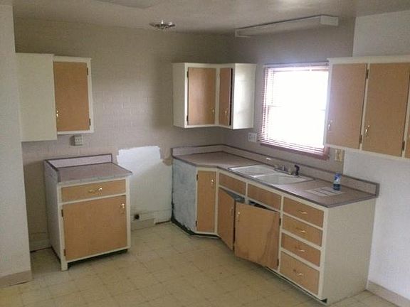 4th image of 317 Carol Ln