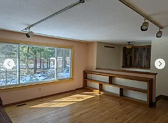 536 W Pelham Rd — Photo 3