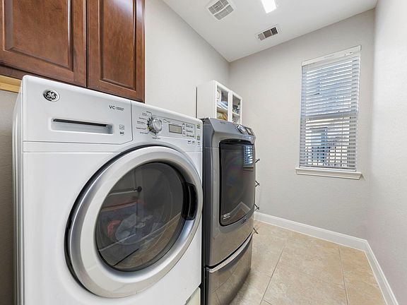 5th image of 103 S Vershire Cir