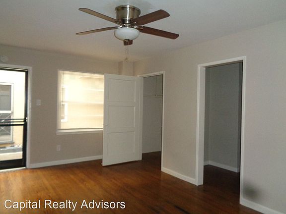 3rd image of 922 E 2nd St #9