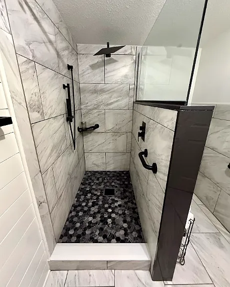 2445 Jones Rd #1 — Photo 9