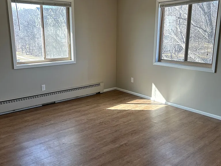 Maple Commons Apartments — Photo 32