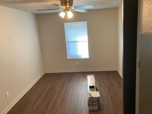 500 E Hayes Ave #202, Whitney, TX 76692