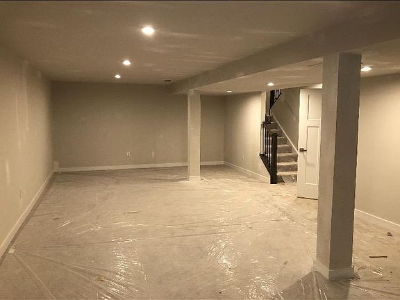 3rd image of 781 Wallasey Dr