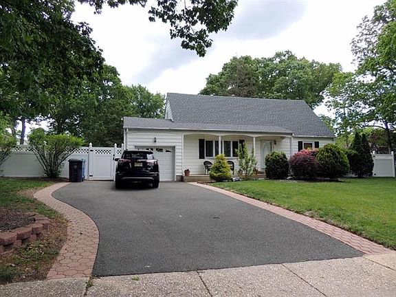 2nd image of 991 Green Hill Blvd
