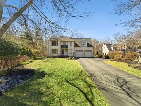 10 Robin Ln, North Easton, MA 02356