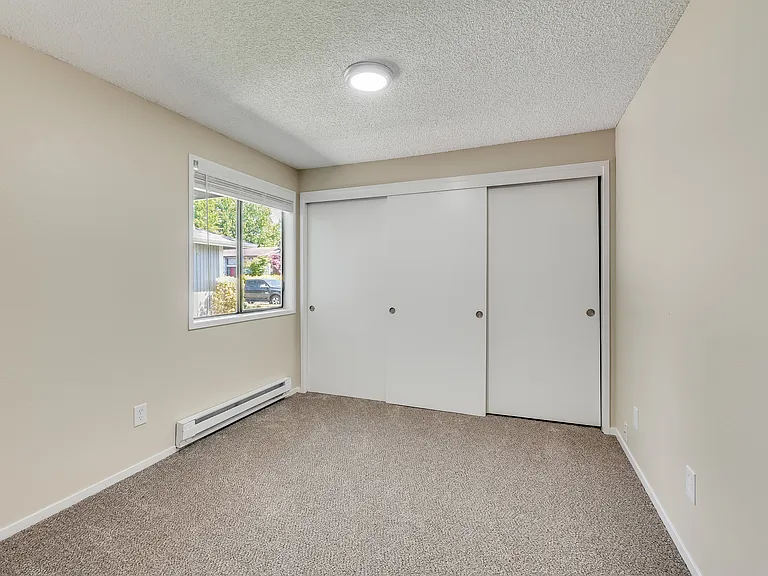 Newly Remodeled 3 Bed, 2 Bath Duplex Rental Unit in Troutdale! — Photo 9