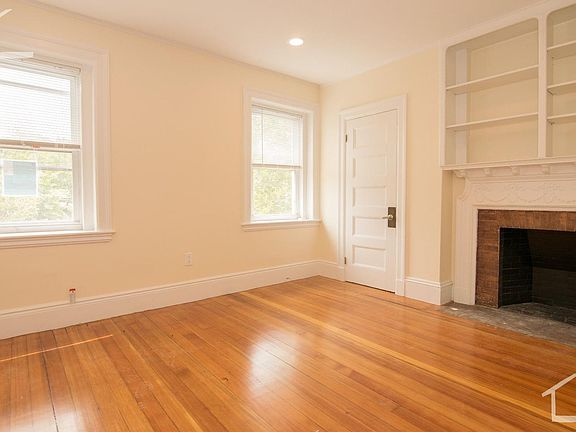 2nd image of 1616 Beacon St #3P