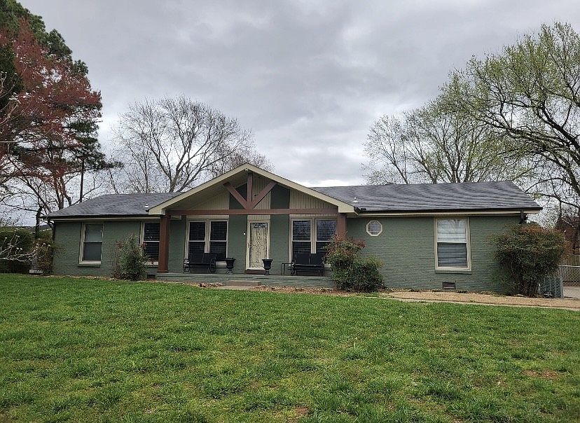 1st image of 211 Lodge Dr