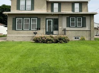 2021 7th St, Peru, IL 61354