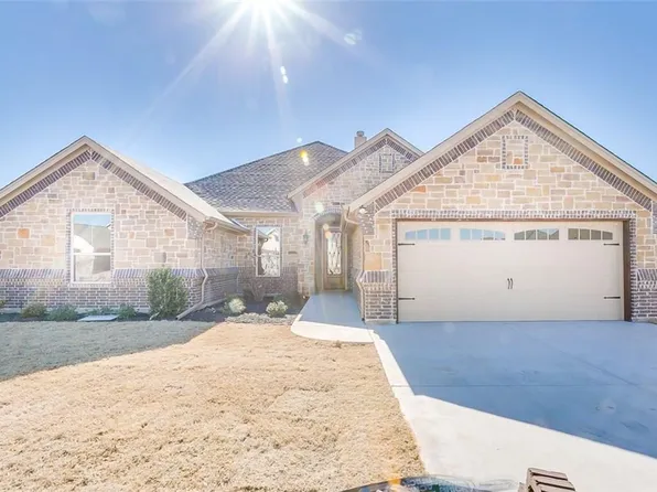 320 Oar Wood Dr, Granbury, TX 76049