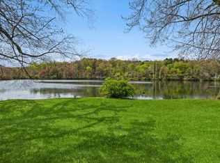 5 Brookside Dr, Oyster Bay, NY 11771