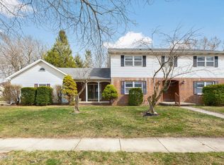 734 McKinley Dr, Bowling Green, OH 43402