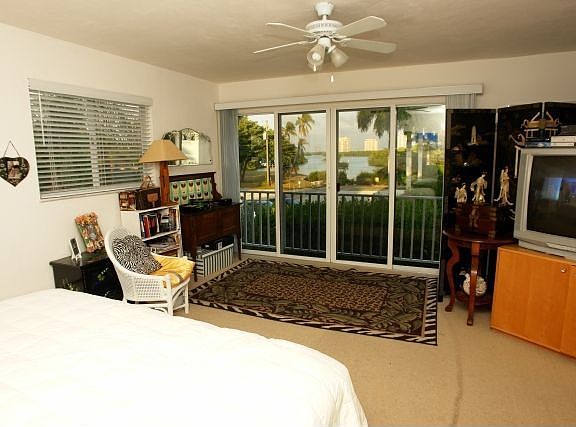 5th image of 5969 Carol Ct