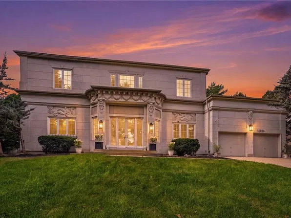 11224 Rosewood St, Leawood, KS 66211