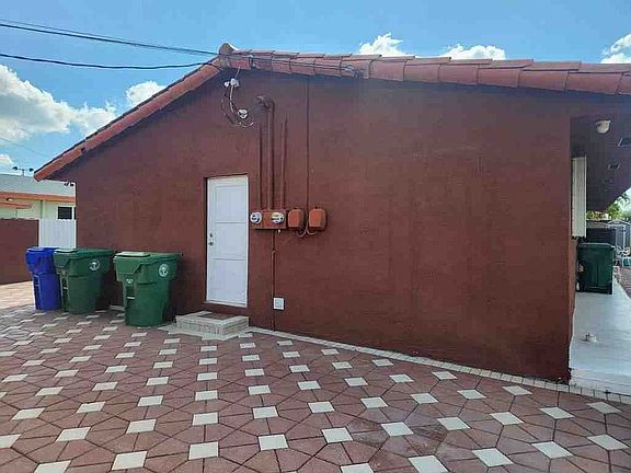 5th image of 1195 NW 30th Pl