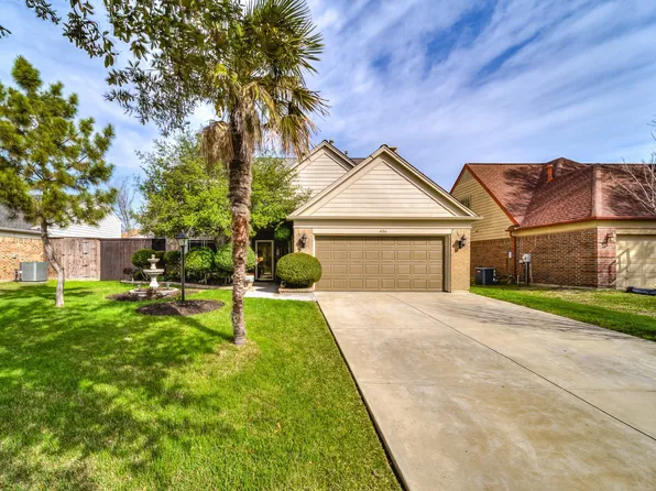 406 Newberry St, Grand Prairie, TX 75052