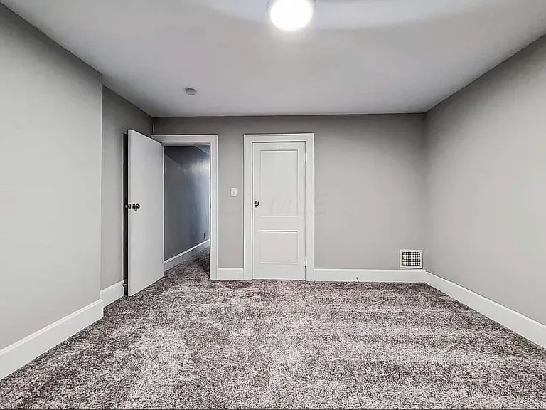 1091 Reinhard Ave — Photo 9