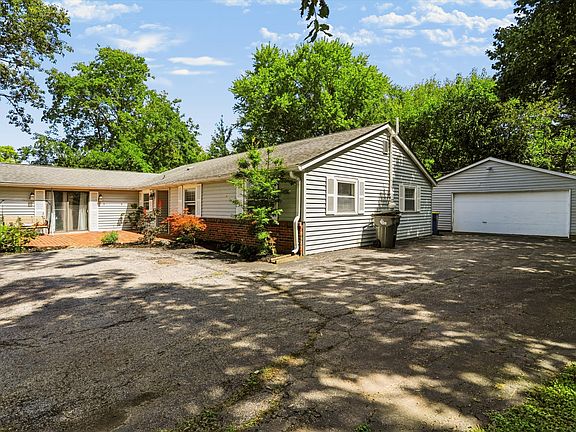 5th image of 7105 Hague Rd