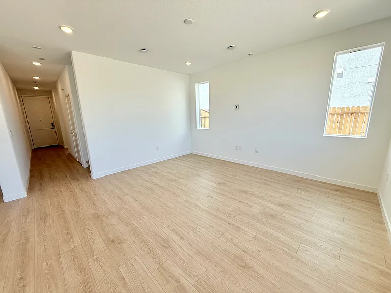 809 Canoe Ct — Photo 10