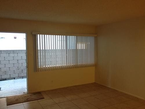 5th image of 536 Saint Louis Ave APT 2