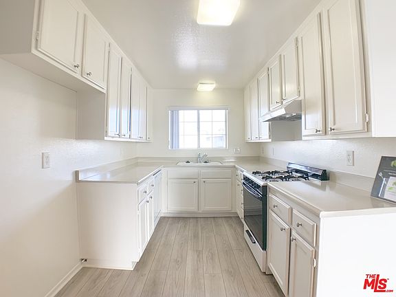 2nd image of 4280 Lindblade Dr #302A