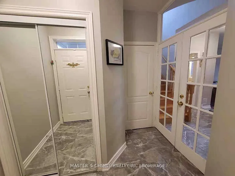 24 Golden Oak Ave — Photo 5